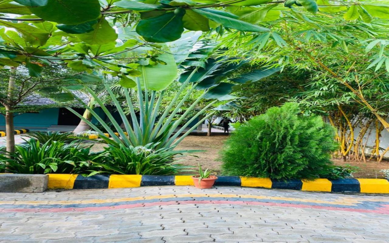 Hotel Megha Resort Hampi Exterior foto