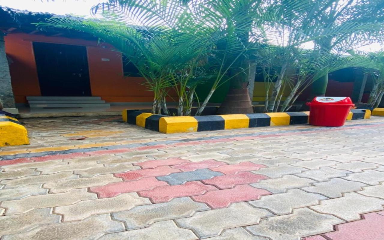 Hotel Megha Resort Hampi Exterior foto